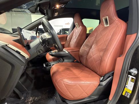 Used 2023 BMW iX M60 w/ Executive Package image 7