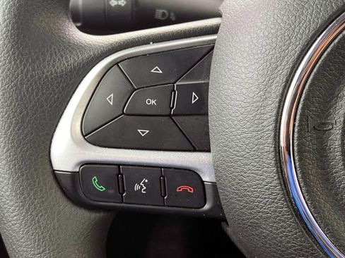 Certified 2023 Jeep Renegade Latitude image 19