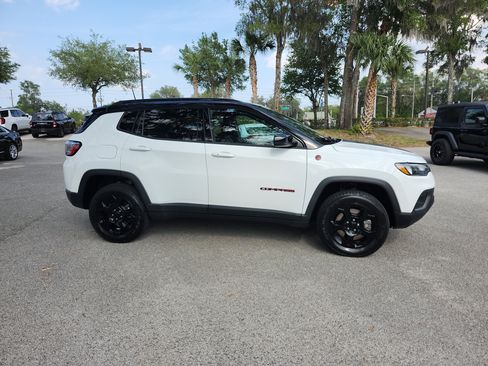 Used 2023 Jeep Compass Trailhawk AWD/4WD image 6