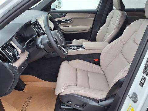 New 2026 Volvo XC90 B6 Ultra image 13