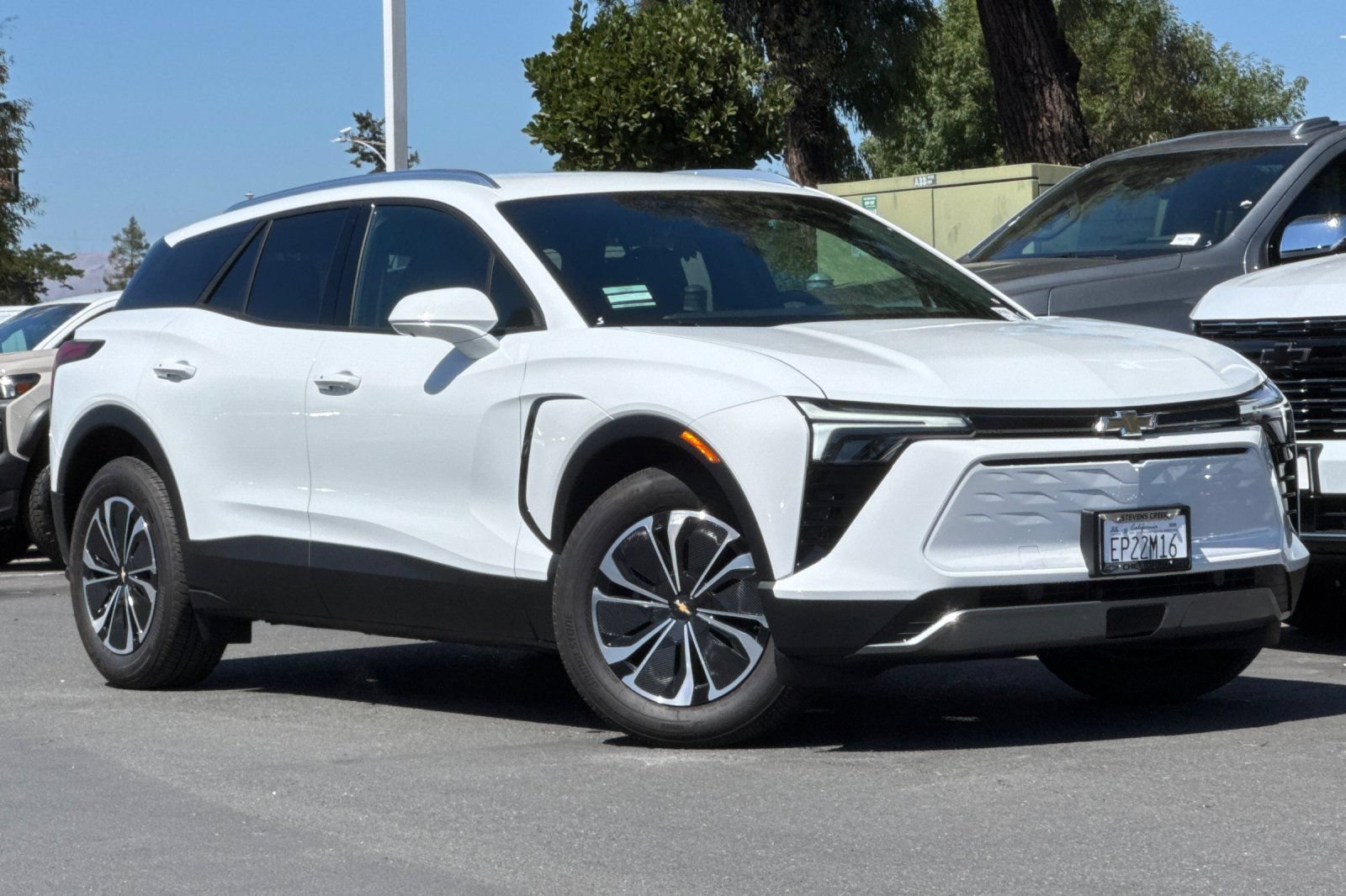 Used 2026 Chevrolet Blazer EV LT FWD image 2