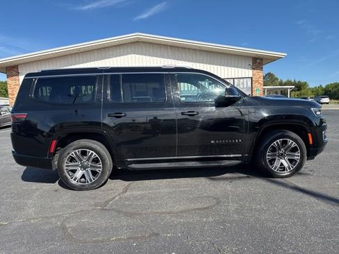 Used 2024 Jeep Wagoneer Series II AWD/4WD image 3