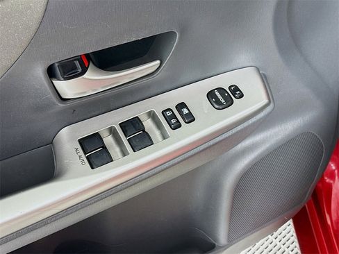 Used 2013 Toyota Prius V Five image 18