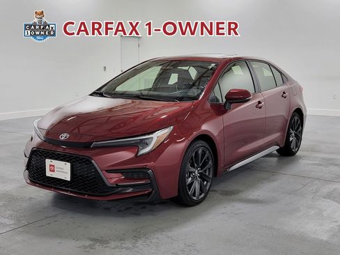 Used 2025 Toyota Corolla SE w/ SE Premium Package FWD image 4