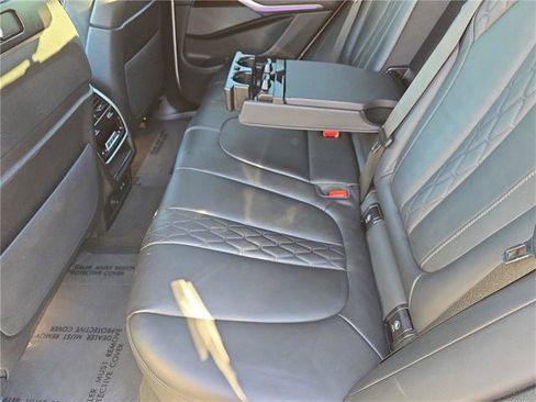 Used 2025 BMW X5 xDrive50e image 11