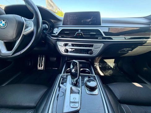 Used 2017 BMW 740i RWD image 16