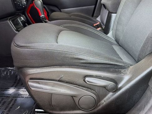 Used 2020 Jeep Renegade Sport image 21