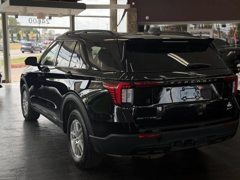 Used 2026 Ford Explorer Active AWD/4WD image 9