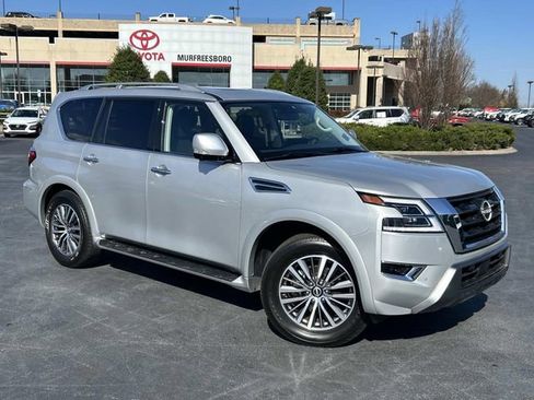 Used 2024 Nissan Armada SL image 2