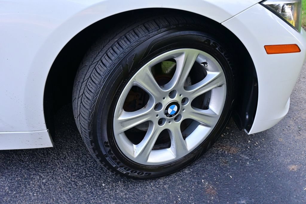 Used 2013 BMW 328i xDrive Sedan AWD/4WD image 23