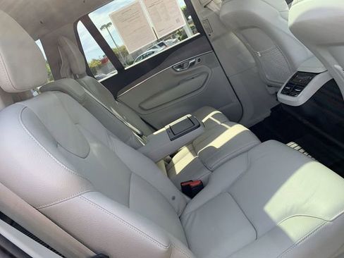 Used 2024 Volvo XC90 B5 Plus AWD/4WD image 12