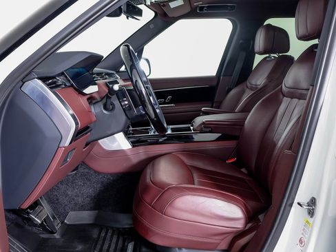 Used 2023 Land Rover Range Rover SE image 5