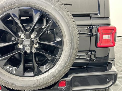 Used 2021 Jeep Wrangler Unlimited Sahara image 16