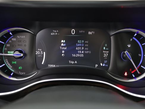 Used 2023 Chrysler Pacifica Limited FWD image 22
