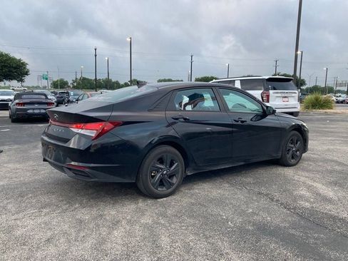 Used 2023 Hyundai Elantra SEL FWD image 5