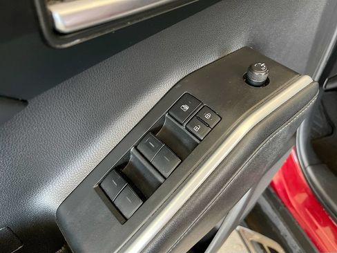 Used 2022 Toyota Highlander XSE FWD image 18