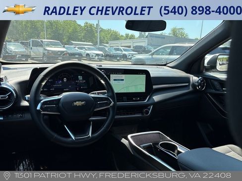 Certified 2025 Chevrolet Equinox LT AWD/4WD image 24