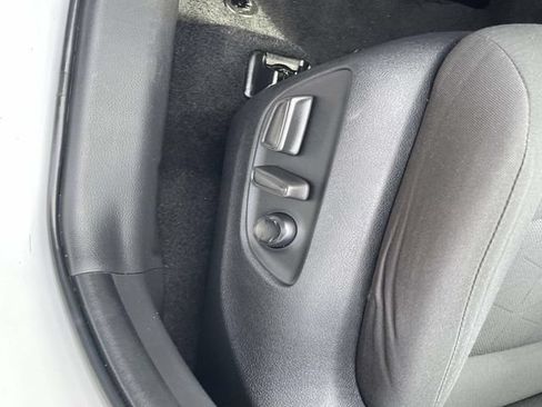 Used 2024 Toyota RAV4 XLE FWD image 21