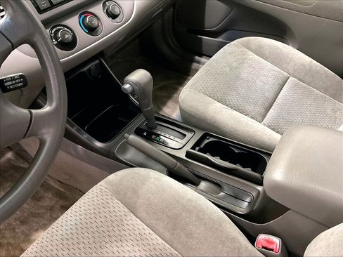 Used 2004 Toyota Camry LE FWD image 19