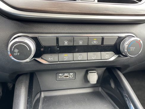 Used 2024 Nissan Altima 2.5 SV image 12