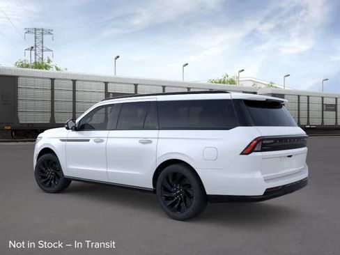 New 2026 Lincoln Navigator L Reserve AWD/4WD image 4