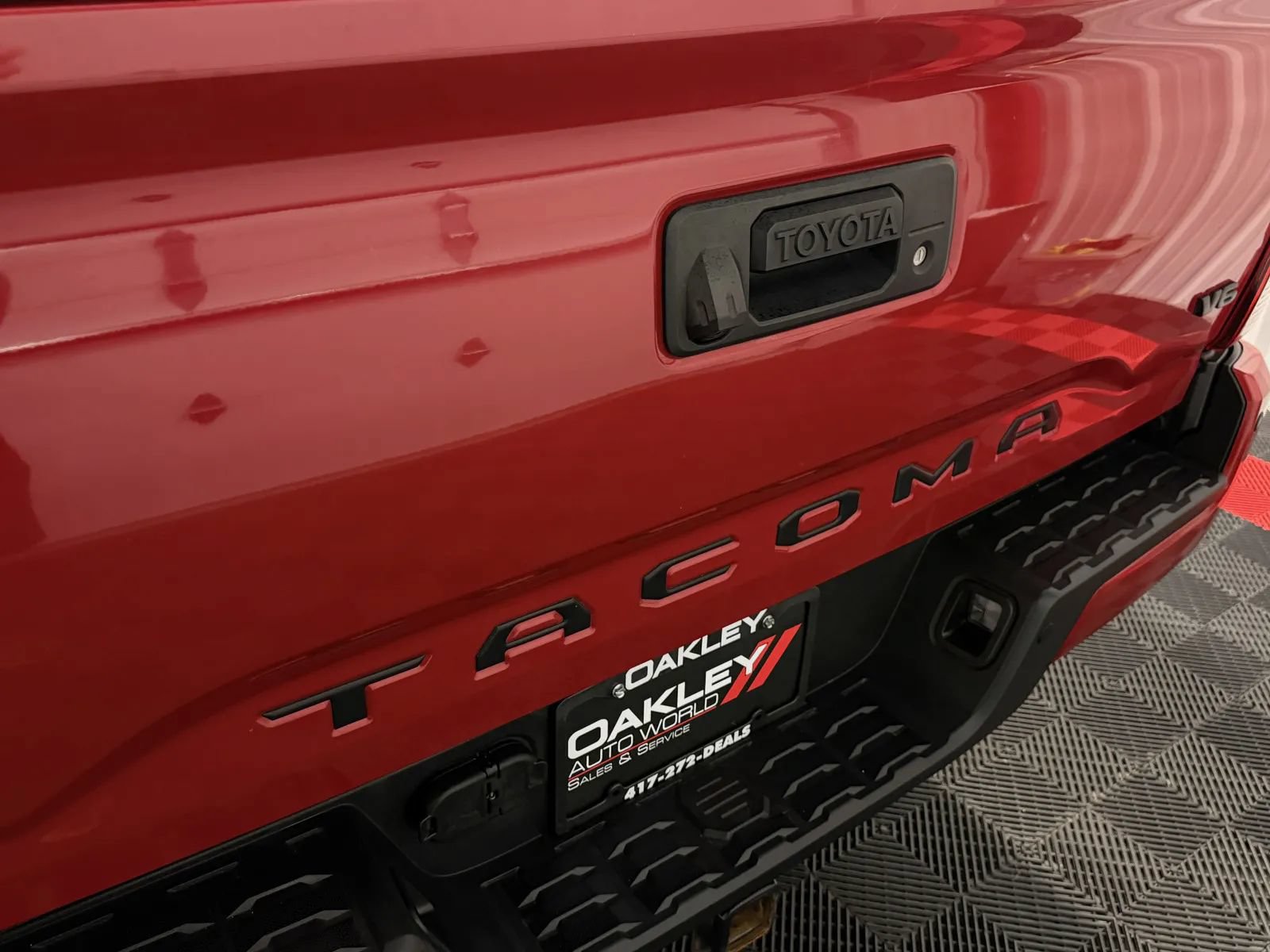Used 2021 Toyota Tacoma TRD Off-Road w/ Technology Package AWD/4WD image 15