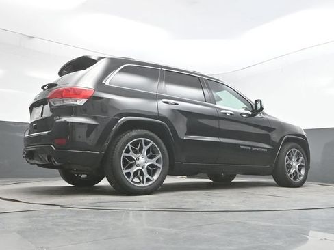 Used 2019 Jeep Grand Cherokee Overland AWD/4WD image 39