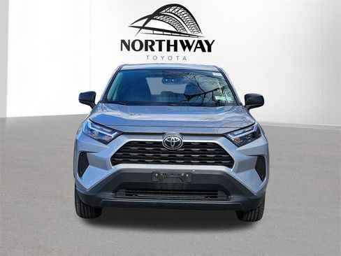 Used 2023 Toyota RAV4 LE image 9