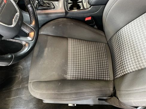 Used 2022 Dodge Charger GT w/ Blacktop Package image 19