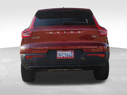 Used 2023 Volvo XC40 B5 Ultimate w/ Protection Package Premier image 7