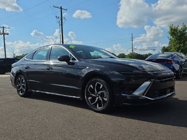 Used 2025 Hyundai Sonata SEL FWD image 7