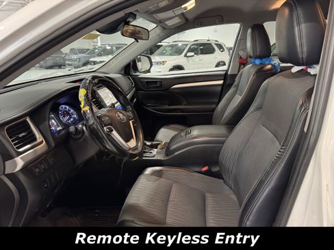 Used 2019 Toyota Highlander Plus image 3