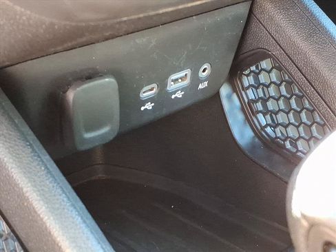 Used 2023 Chevrolet TrailBlazer LT FWD image 30