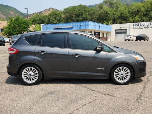 Used 2017 Ford C-MAX SE w/ Cold Weather Package FWD image 2