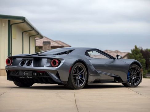 Used 2018 Ford GT RWD image 4