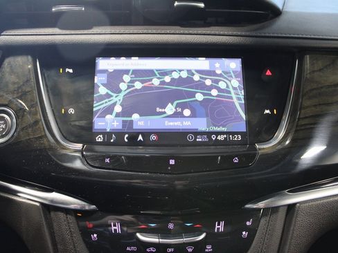 Used 2020 Cadillac XT6 Premium Luxury image 33