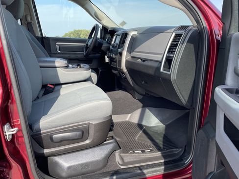 Used 2020 RAM 1500 Classic SLT image 18