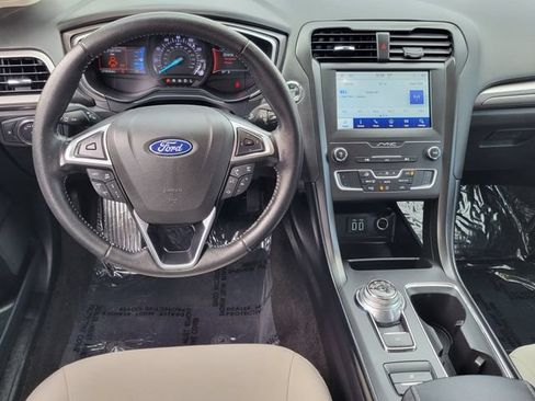 Used 2020 Ford Fusion SE w/ Equipment Group 151A FWD image 6