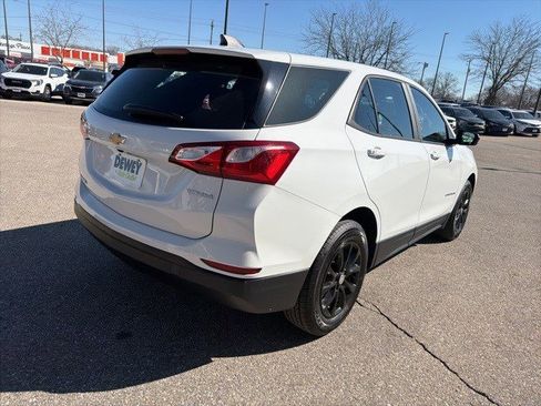Used 2020 Chevrolet Equinox LS w/ LPO, Floor Liner Package image 5