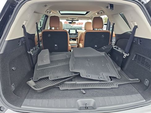 Used 2025 Nissan Pathfinder Platinum image 22