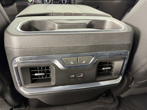 Certified 2024 Chevrolet Silverado 1500 High Country w/ High Country Premium Package AWD/4WD image 18