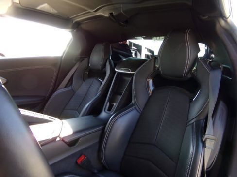 Used 2021 Chevrolet Corvette Stingray Preferred Cpe w/ Z51 Performance Package image 23