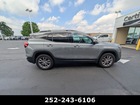 Used 2023 GMC Terrain SLT w/ Tech Package AWD/4WD image 4
