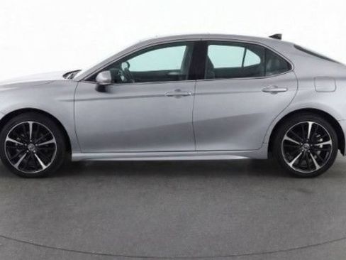 Used 2018 Toyota Camry XSE w/ Driver Assist Package FWD image 9