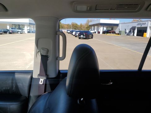 Used 2017 Nissan Armada SL w/ Technology Package image 12