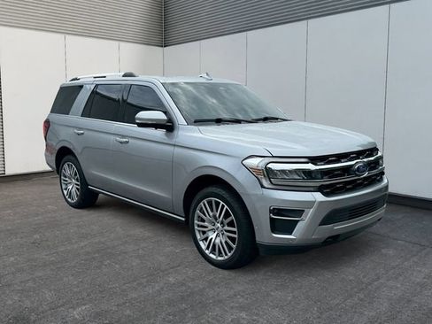 Used 2022 Ford Expedition Limited AWD/4WD image 7