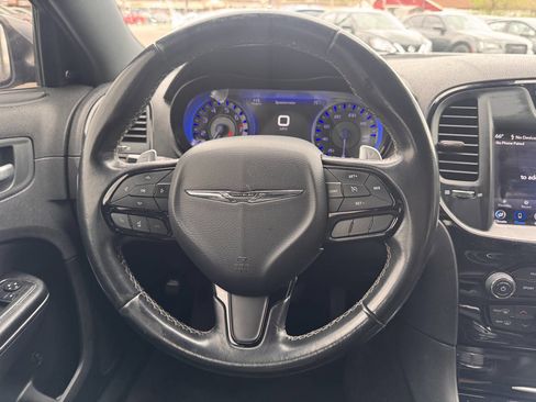 Used 2018 Chrysler 300 S image 24