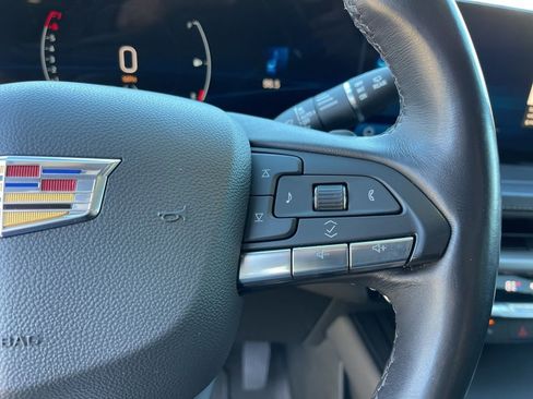 Used 2024 Cadillac XT4 Premium Luxury image 18