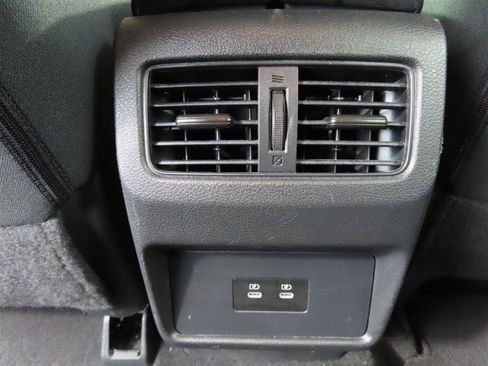 Used 2024 Nissan Rogue SV FWD image 31