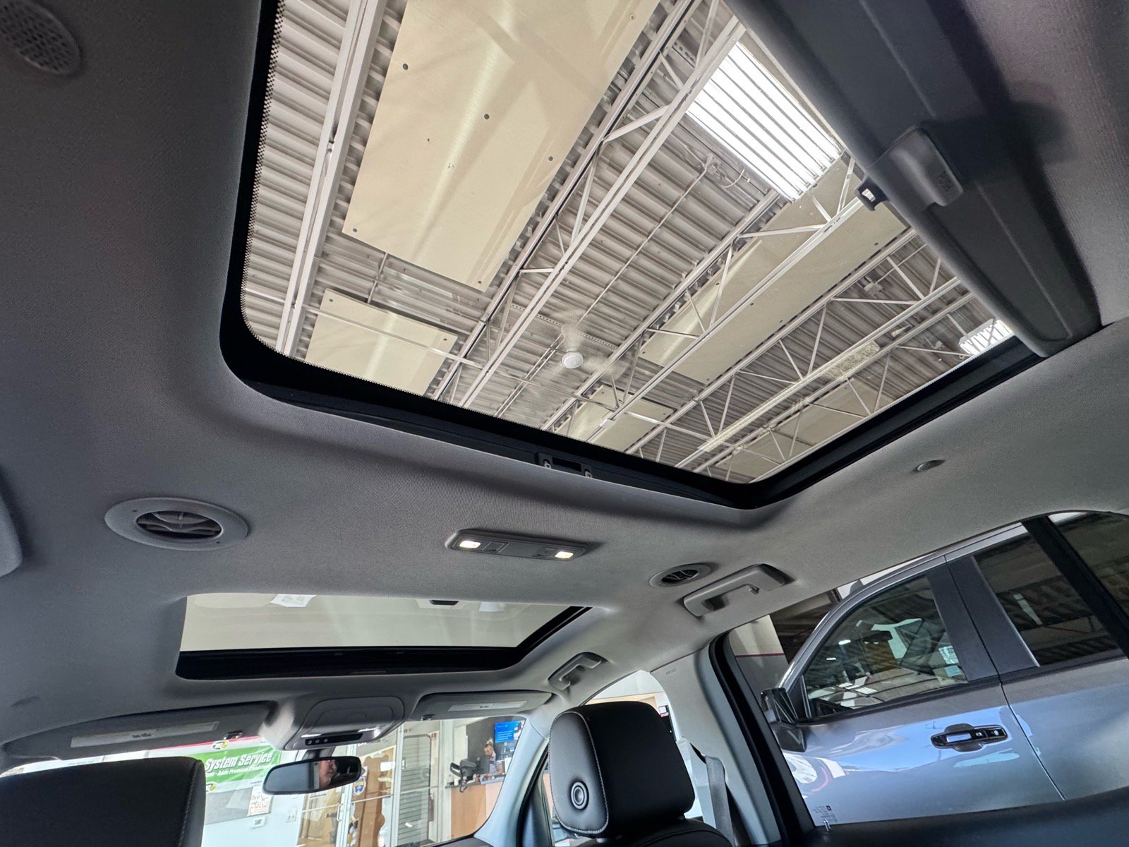 Used 2019 GMC Acadia SLT AWD/4WD image 13
